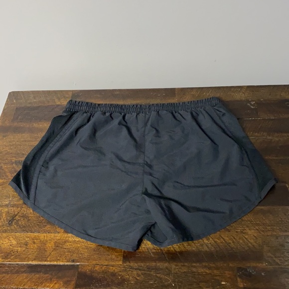 Black Under Armour running shorts - Picture 2 of 2